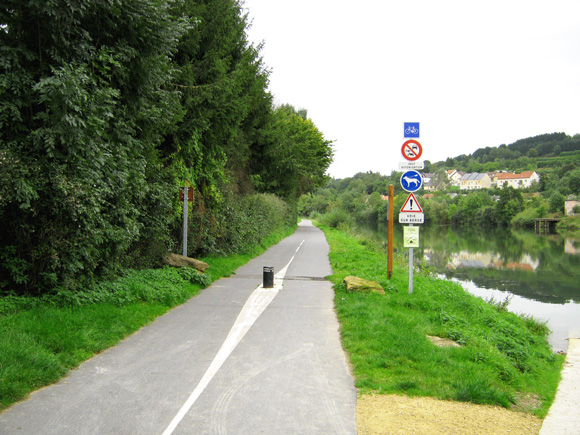 La voie verte le long de la Meuse